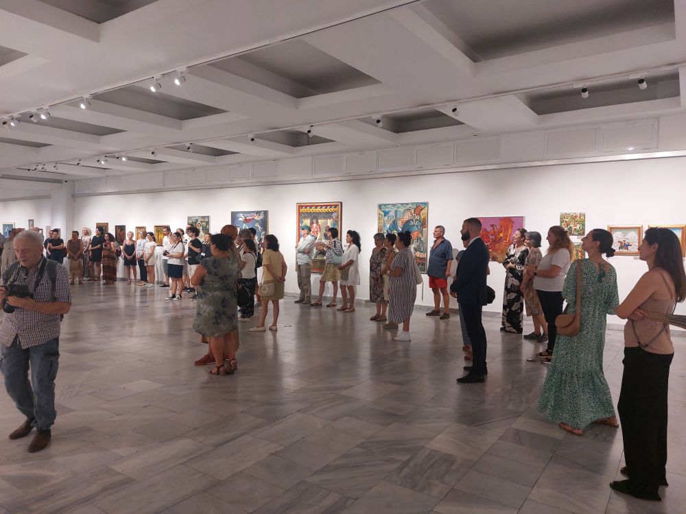 Изложба представя светлата страна на живота в Дома на хумора и сатирата