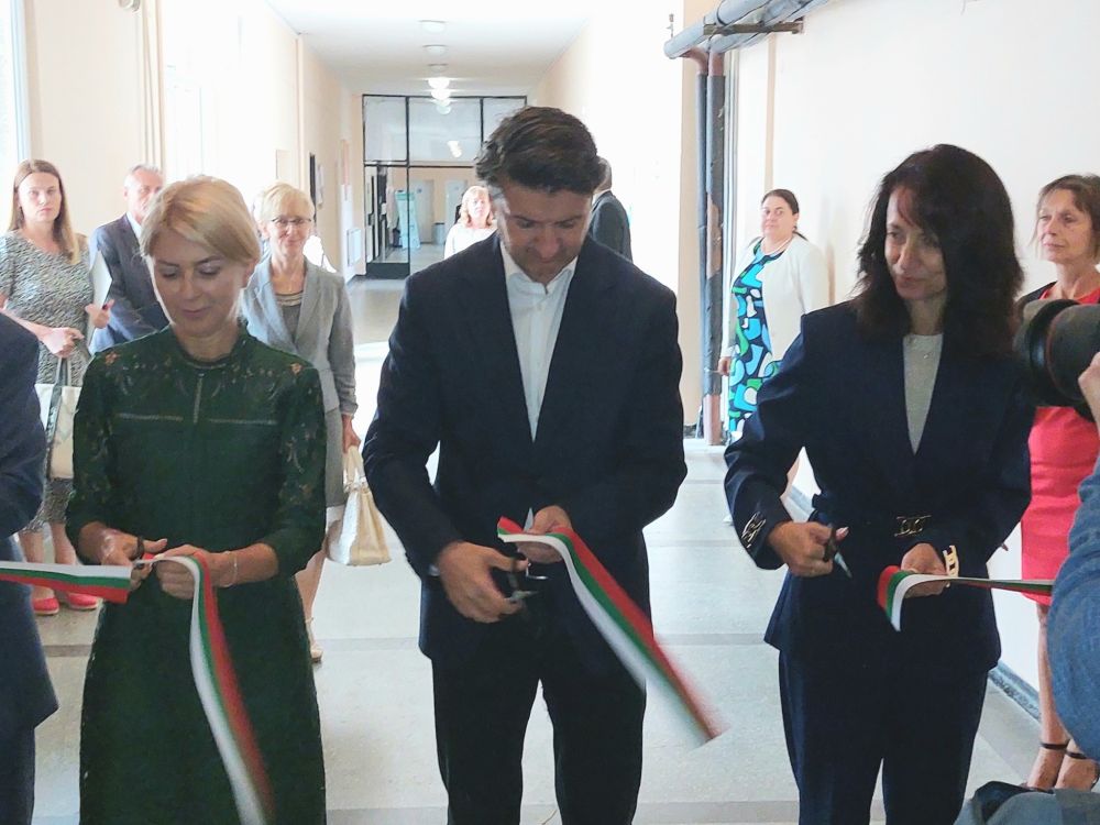 Министърът на турзма откри учебната година в ПГТ “Пенчо Семов“