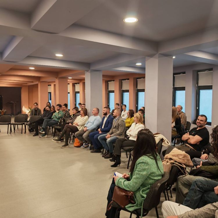 Обучение за проекти по програмите “Еразъм+“ и “Европейски корпус за слидарност“ се провежда в Младежки център Габрово