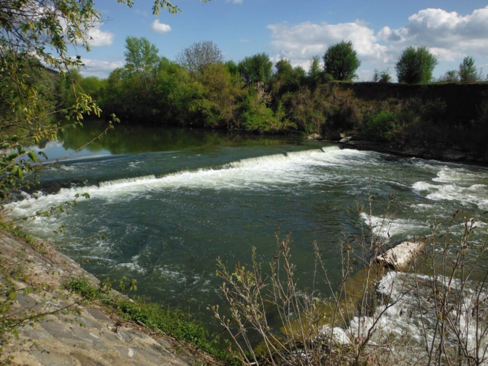 Barriers downstream of Gorski dolen Trambesh Yantra river 1024x768