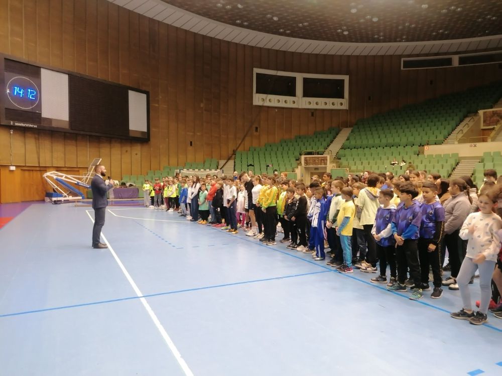 Над 100 деца участваха в Деня на здравословното хранене и спорта