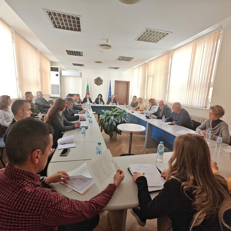 Готовността за зимния сезон докладваха на Областния съвет за намаляване на риска от бедствия