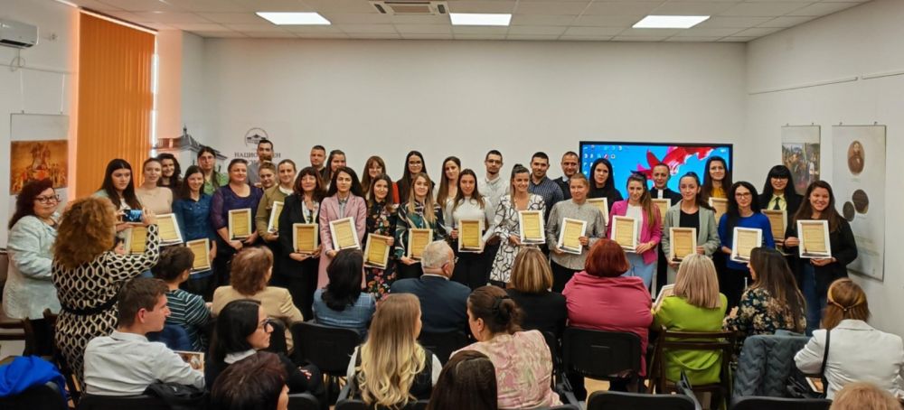 Регионалният конкурс "Учители- будители на бъдещето" отличи заслужили педагози за десети път