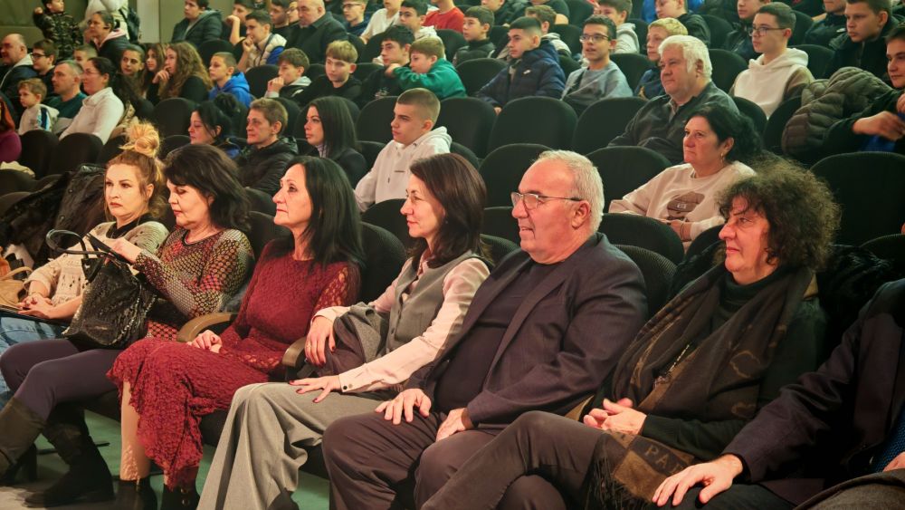 През портите на знанието: 130 години ПТГ "Д-р Никола Василиади"