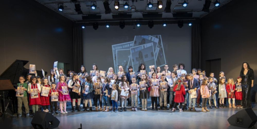 Откриха Годишната изложба на школа "Елиза Арт"