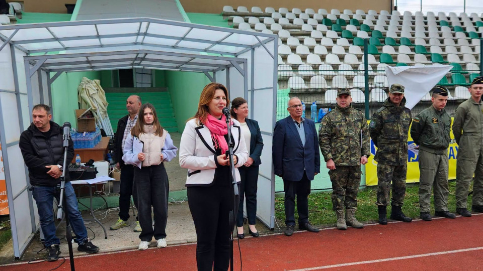 Кристина Сидорова откри Републиканския шампионат по военен многобой за юноши в Трявна