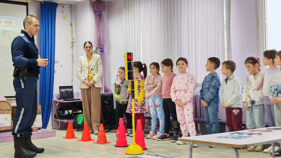 Среща с родителите и деца на тема пътна безопасност в ДГ 