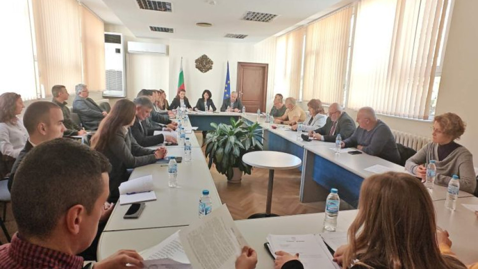 Готовността за зимния сезон докладваха на Областния съвет за намаляване на риска от бедствия